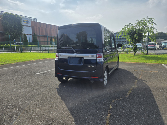 使いやすいハッチバックトランクです。(支払総額15.8万円・圏内に限り・タイミングチェーンですのでベルト交換必要ございません)