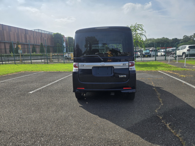 リアワイパー付きです。(支払総額15.8万円・圏内に限り・タイミングチェーンですのでベルト交換必要ございません)