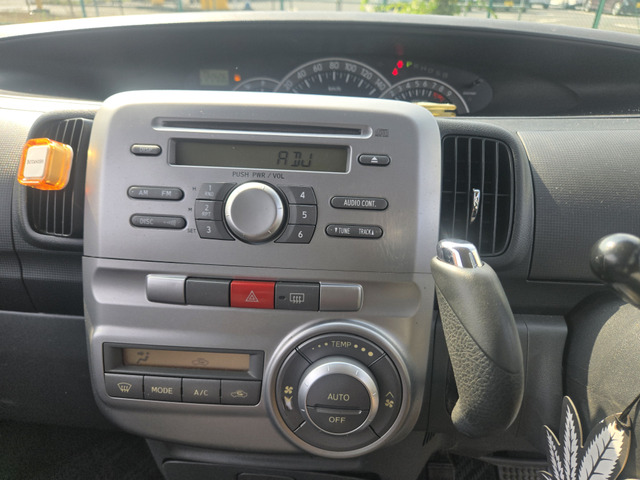 オートエアコン付きです。(支払総額15.8万円・圏内に限り・タイミングチェーンですのでベルト交換必要ございません)