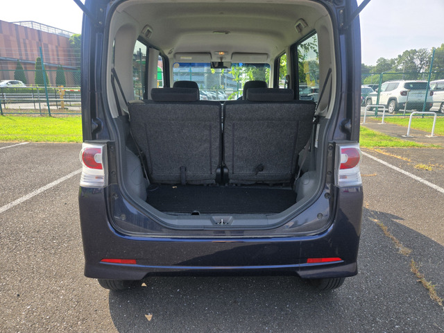 トランクも広々です。(支払総額15.8万円・圏内に限り・タイミングチェーンですのでベルト交換必要ございません)