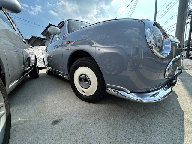 日産　フィガロ クラプトンも買ったってマジ!? 中古価格高騰中のフィガロが
