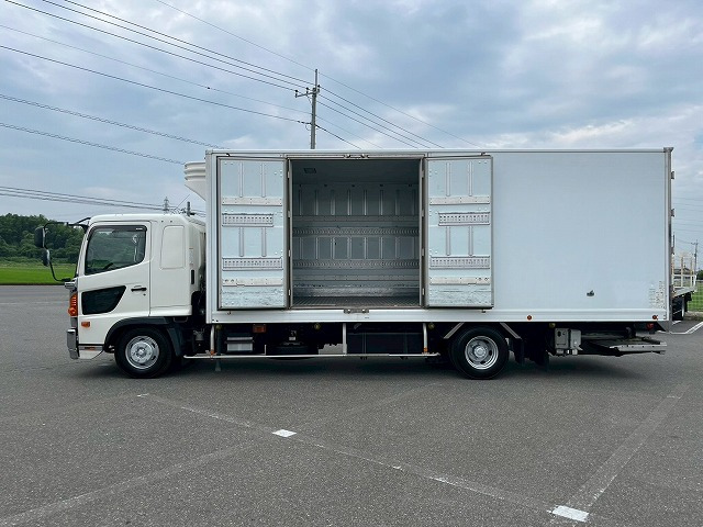 ★★格納式パワーゲート!★ベッド付!★H28-レンジャー・冷蔵冷凍車PG★