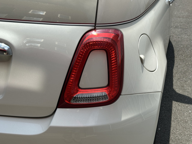 【右 テールランプ】