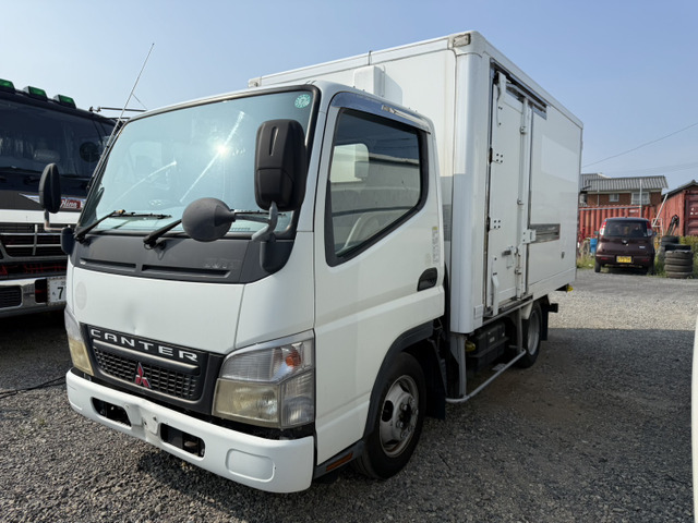 キャンターガッツ冷蔵冷凍車