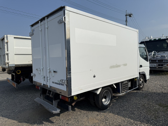 キャンターガッツ冷蔵冷凍車