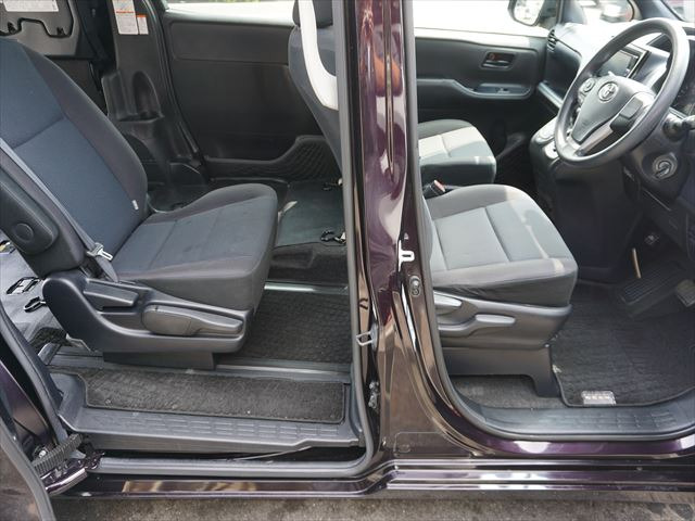 ノア2.0 X Vパッケージ ウェルキャブ スロープタイプI 車いす2脚仕様