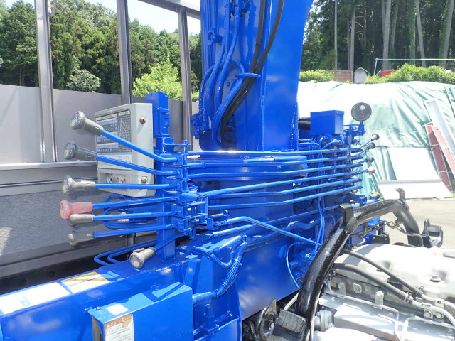 �l�X�ȋƎ�ł��g������������A4�i�u�[���E���W�R���t�̃N���[���t���{�f�B�ł��B