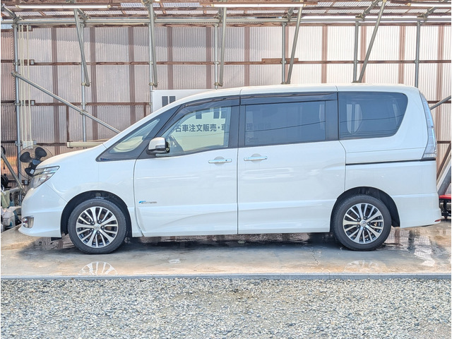 セレナ2.0 ハイウェイスター S-HYBRID