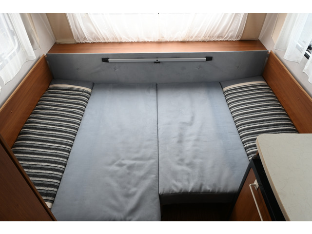 �_�C�l�b�g���x�b�h�ɂ���ƁA��1120x1920�̃T�C�Y�B�ƂĂ��L���B