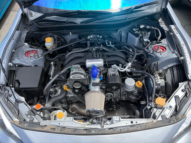 社外エアクリと手入れの行き届いたエンジンルーム