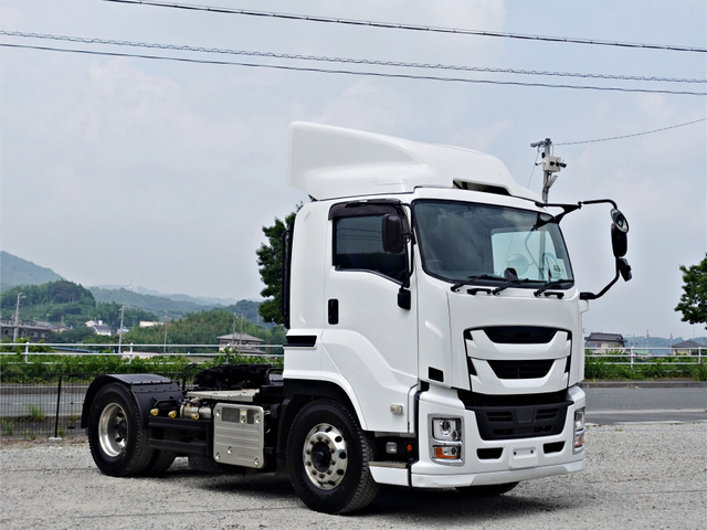 ギガ(いすゞ) トラクタ　トレーラーヘッドトラクター 中古車画像