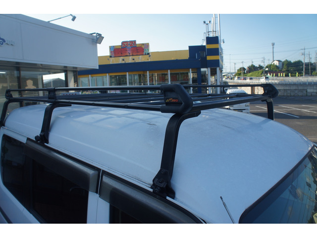 程度が悪い車が安いのは当たり前です。当店はコストを安く!薄利多売価格設定お客様が良い車両をお買い求め安くだけをこだわってます。少し年式古くても程度の良い車は沢山あります。