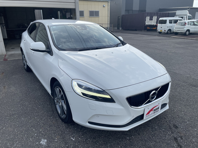 V40(ボルボ) D4 モメンタム ディーゼル　経済的なディーゼル&amp;スタイリッシュV40 中古車画像