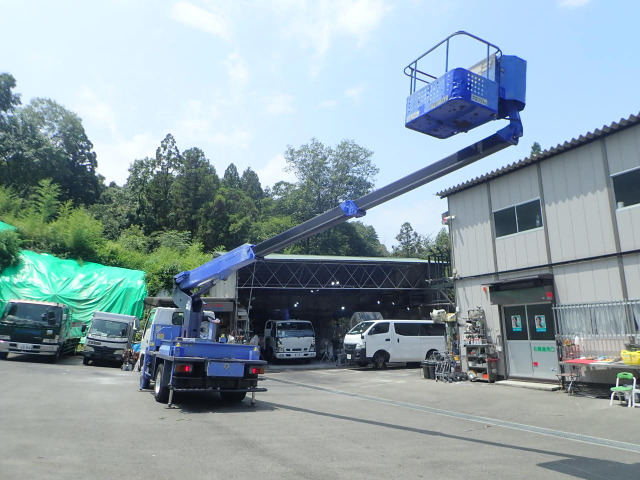 �^�_�m���EAT121TG�A12m�̍����܂ō�Ƃł��鍂����ƎԂł��B�ԗ��^��:PB-NKR81N