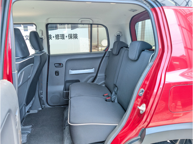 トールワゴンに比べると背が低めのハスラーですが、それでもゆったりと座れるスペースが確保されてますよ。