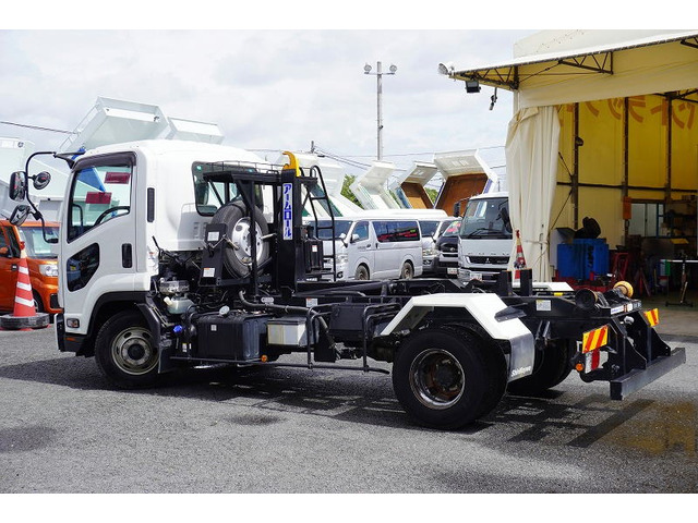 �o���E�g���b�N�Ƃ���1��1��d�l�̈قȂ镨�����A���m���Ɋ�Â�������₷�����������Ē����܂��B