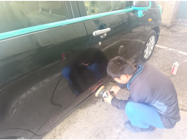 カタノが磨いてます