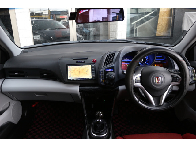 ���S�ԓ��O���N���[�j���O�ς݁��O�������グ�E�A���~�z�C���E�������E�V��E�t���A�}�b�g�E�V�[�g�S�ȁE�h�A���E�p�l���S�́E�K���X�Ȃǎԓ��̋��X�܂ōR�ې����X�^�b�t������䂱������Ď{�H���Ă��܂���