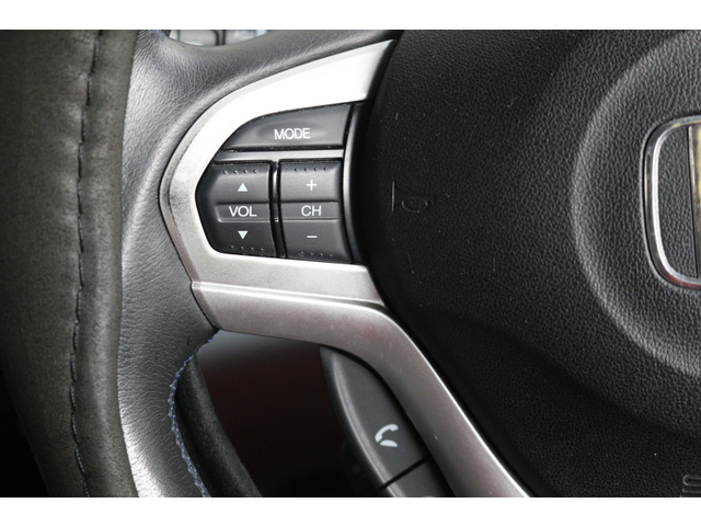 ���X�e�A�����O�X�C�b�`���ڂŎ茳�ŃI�[�f�B�I���삪�\�ł�!