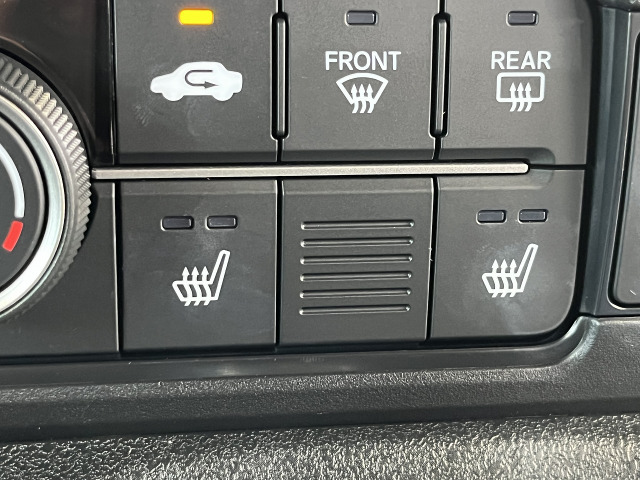 シートヒーター付きで寒い日も楽々快適に☆