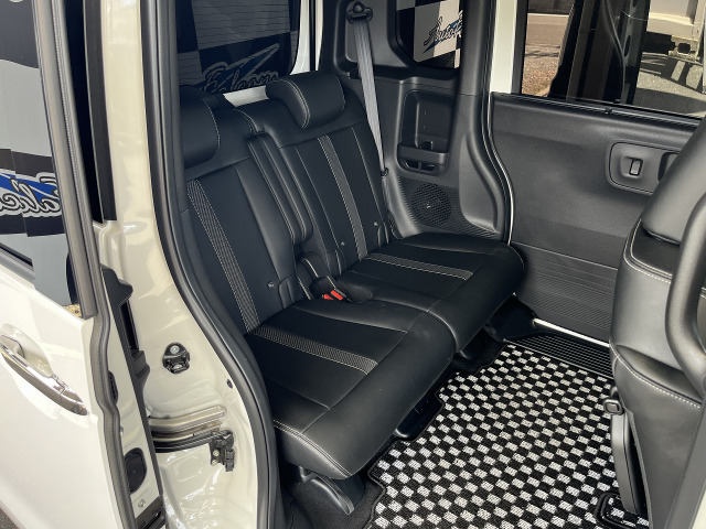 ご納車前に法定点検を提携整備工場にて行い、より良質なお車をご準備させて頂きます。