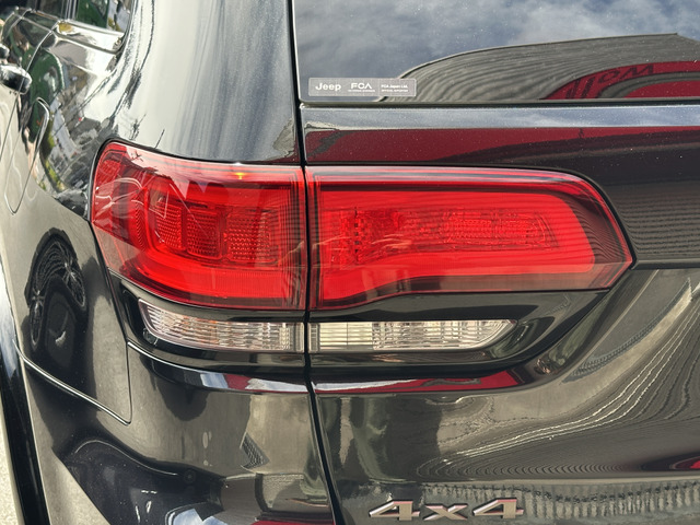 【左 テールランプ】