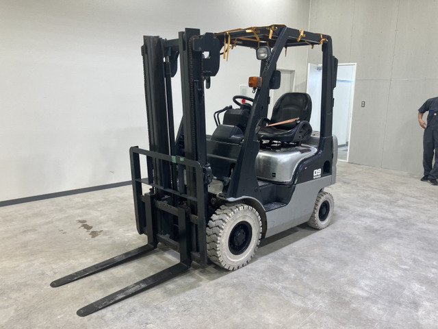 日産フォークリフト(日産) エンジン式　ディーゼル・AT・最大積載量900Kg 中古車画像