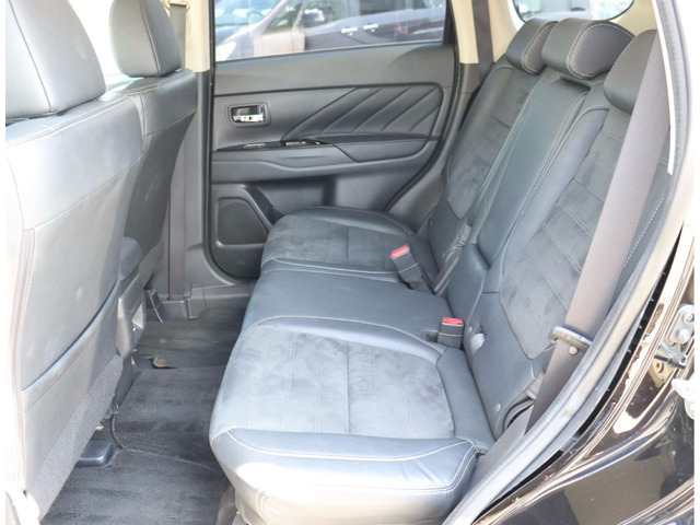 現車確認につきましては事前にご希望日時をお伝えいただけましたら可能な限りご都合に合わせさせていただきますのでお気軽にお問い合わせください。