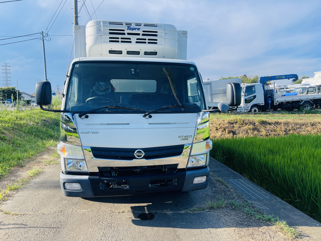 キャンター冷蔵冷凍車