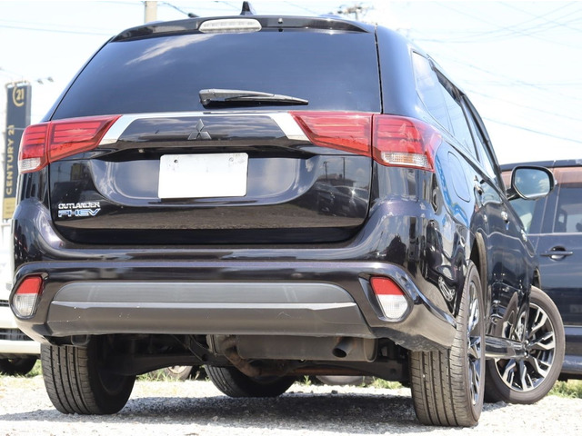 SUVタイプとして世界初のプラグインハイブリッド車!!!