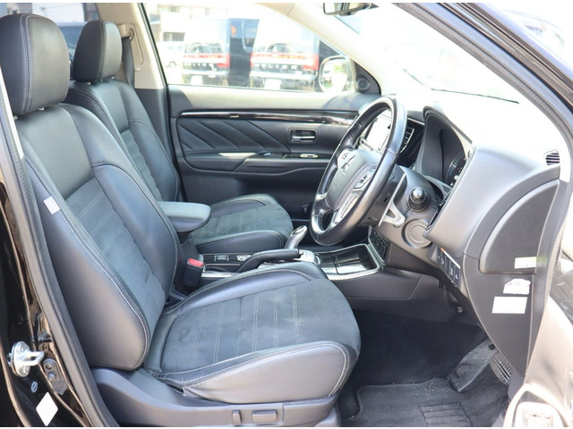 高級感演出♪ハーフレザーシート!!!