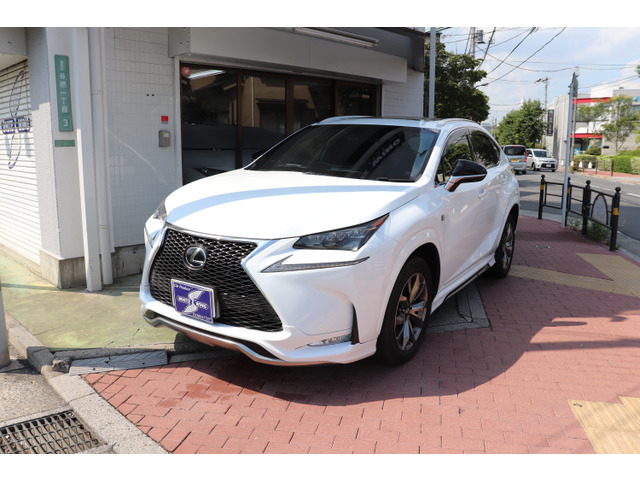 NX(レクサス) 200t Fスポーツ 4WD　モデリスタエアロ・サンルーフ・3眼LED 中古車画像