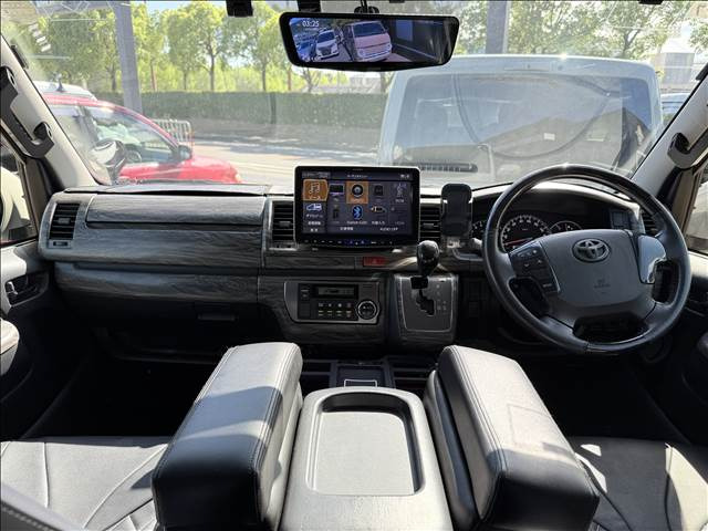 ハイエースバン