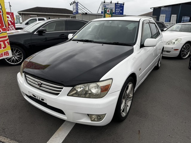 アルテッツァ(トヨタ) 2.0 RS200 Zエディション　リアウイング 純正17インチAW 中古車画像