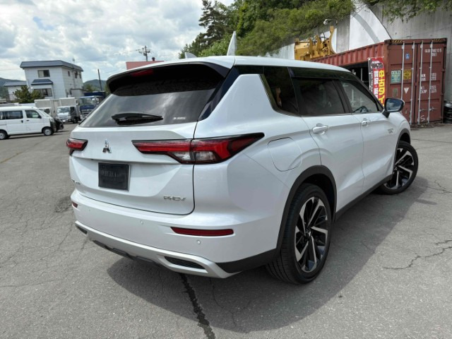 アウトランダーPHEV 2.4 G 4WD