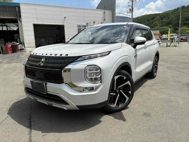アウトランダー(三菱) PHEV 2.4 G 4WD 中古車画像
