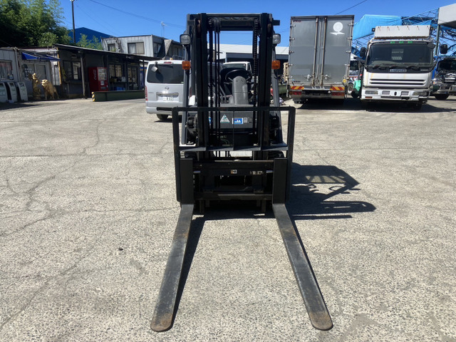 ユニキャリアエンジンタイプ　フォークリフト