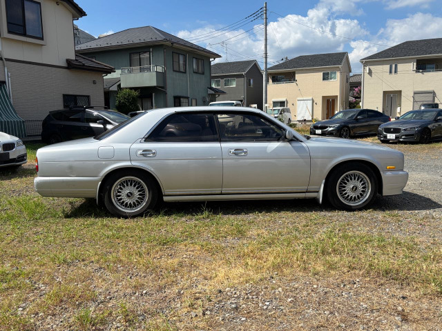 WIT'S 1/43 日産 グロリア グランツーリスモ 300SV (シルバー) WIT'S 1/43 日産グロリア グランツーリスモ 300SV (シルバー