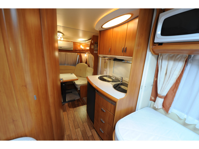 �Ƌ�̐F�ƊԐڏƖ��������ɒ��a���Ă��܂��ˁB�����Ԏ����ŉ߂����Ă��X�g���X�͂Ȃ��ł��ˁB