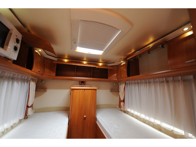 ���Ԃł��Ռ��u���C���h���g���΂���ȕ��͋C�ɁE�E�E �ԐڏƖ����L���C�ł��ˁB