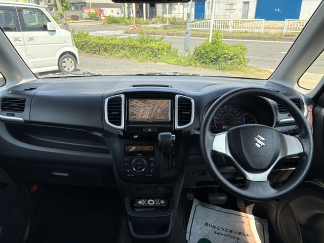 本店ではコンパクトカーから軽自動車及びミニバン、輸入車まで取り扱っております。グループ全店で常時在庫180台以上取り揃えております。厳選仕入れをしております!