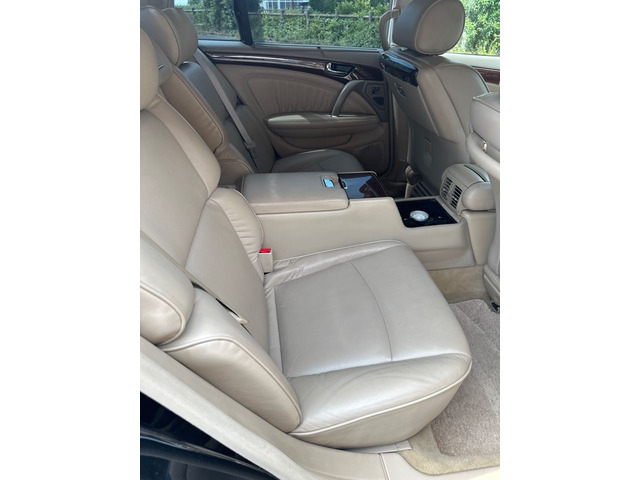 4人乗りセパレート内装?