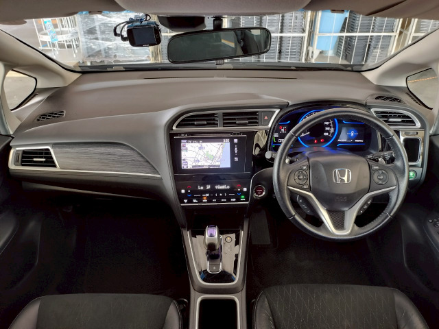 シャトル1.5 ハイブリッド Z