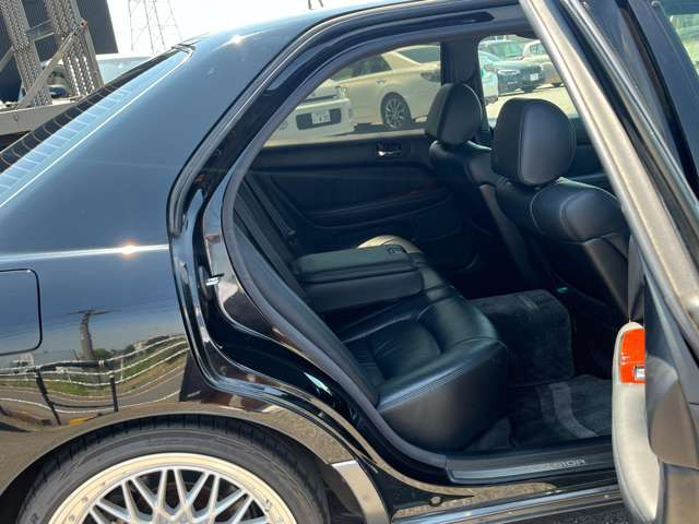 �����^�J�[�̂���舵�����������܂��̂ŁA�C�ɂȂ���͂��₢���킹���������B