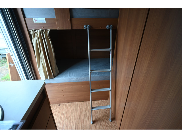 ��i�x�b�h�͊K�i�ŏ�艺��B