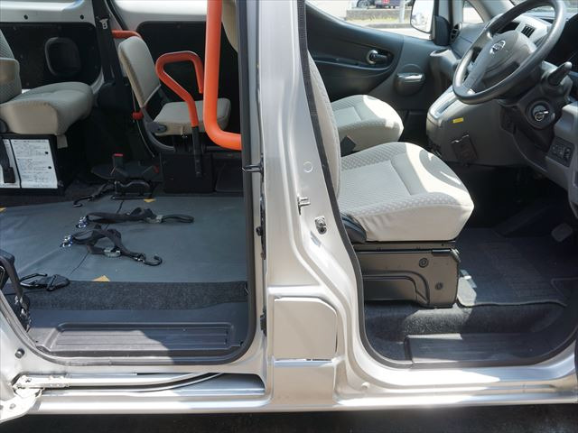 NV200バネット1.6 チェアキャブ 車いす2名仕様