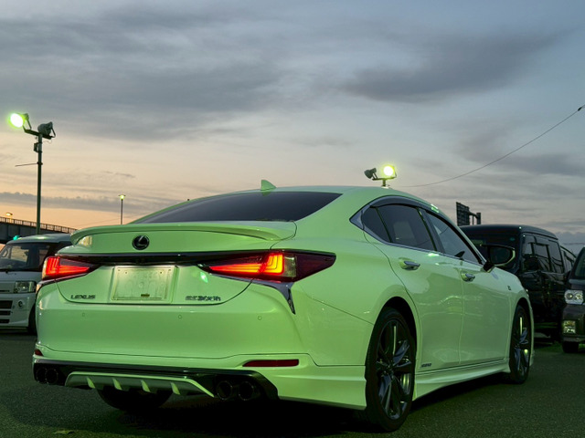 ES300h Fスポーツ