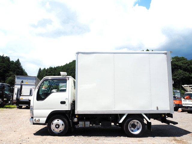 いすゞ エルフ アルミバン 4WD パネルバン AT 総重量5t未満
