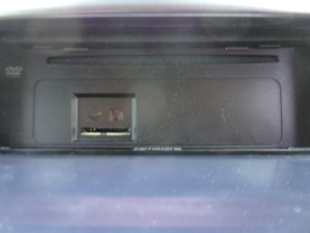 CD,DVD,SD�J�[�h�X���b�g���B