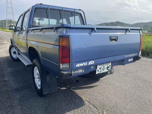 ダットサンピックアップ2.0 ダブルキャブ AD 4WD